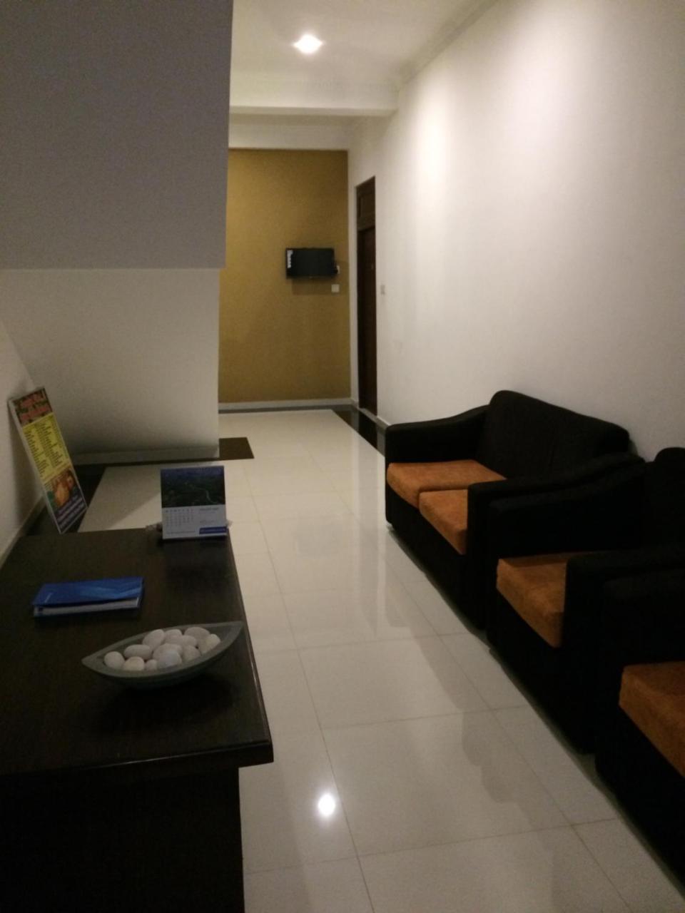 ซันไรส์ พาเลซ เนกอมโบ Bed & Breakfast ภายนอก รูปภาพ