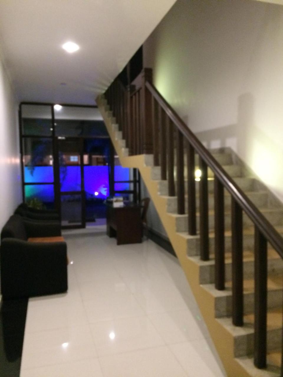 ซันไรส์ พาเลซ เนกอมโบ Bed & Breakfast ภายนอก รูปภาพ