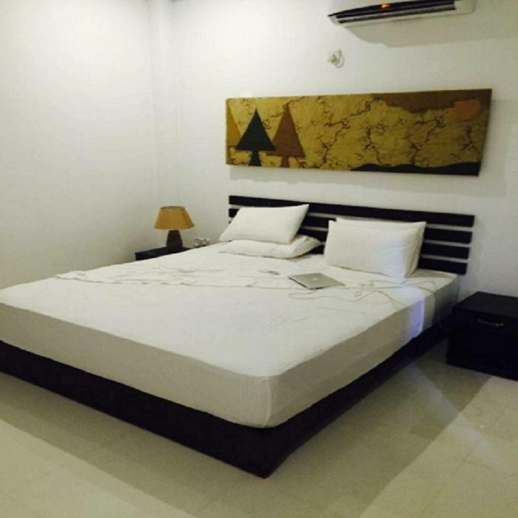 ซันไรส์ พาเลซ เนกอมโบ Bed & Breakfast ภายนอก รูปภาพ