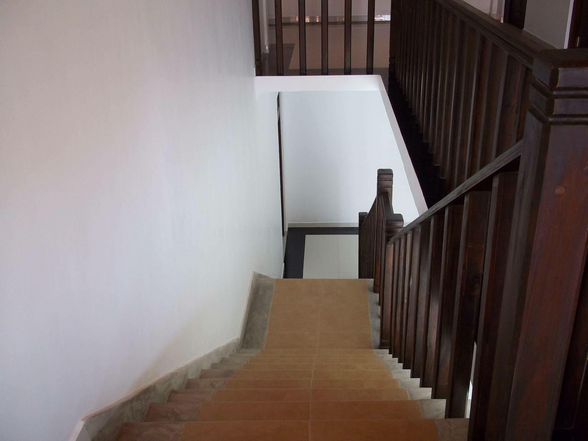 ซันไรส์ พาเลซ เนกอมโบ Bed & Breakfast ภายนอก รูปภาพ